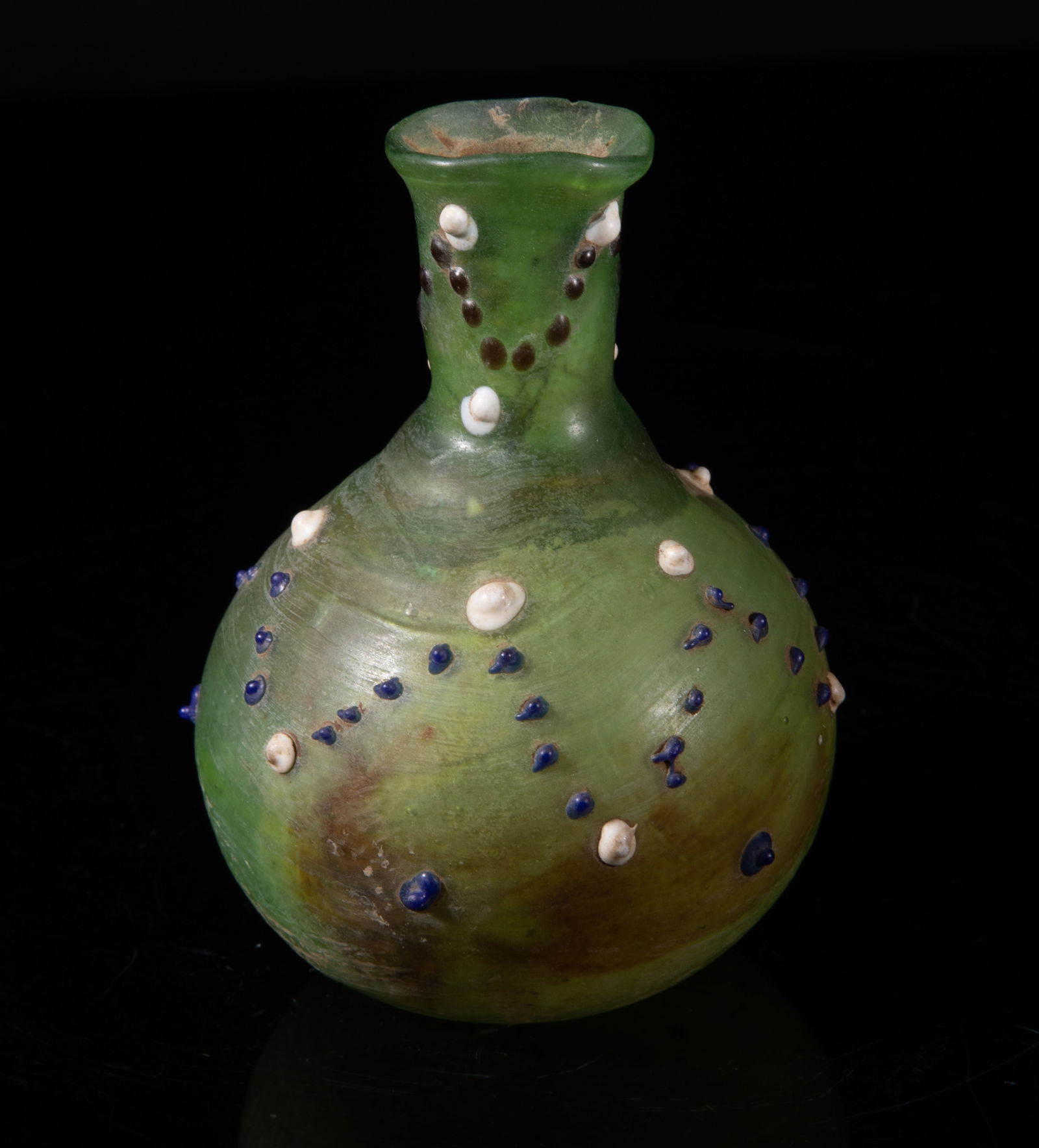 Chinese Shipwreck Form Glass Vase/ Bottle: Chinese shipwreck green glass vase / bottle, of ovoid form with a cylindrical neck and a flared rim. Approx. 4*2.9 inch. The Estate of the Aoi & Familly, Los Angeles. 2022.