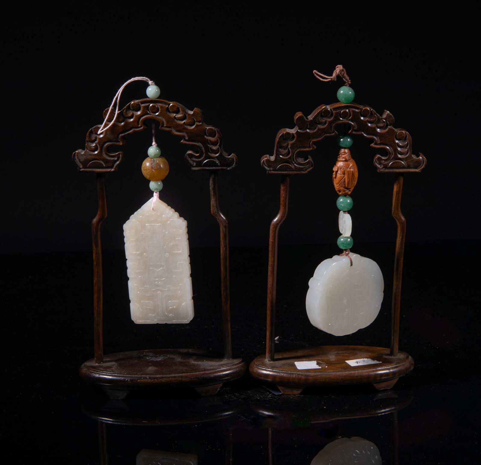 Two Chinese White Jade Plaques on Stand (1 of 13)