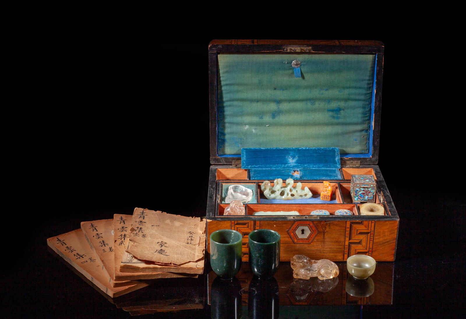 Large Box of Chinese Export Pieces (1 of 15)