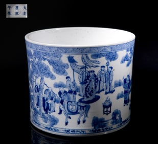 Massive Chinese Export Porcelain Brush Pot