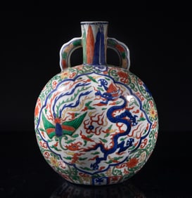 Chinese Export Wuchai Porcelain Vase