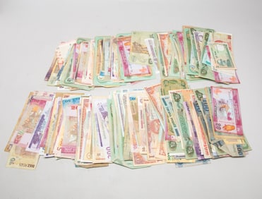 Estate Large Set World Banknotes Collection
