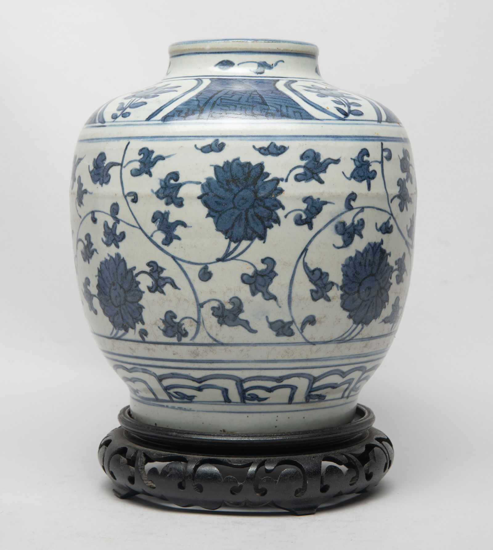 Chinese Export Blue & White Porcelain Jar (1 of 12)