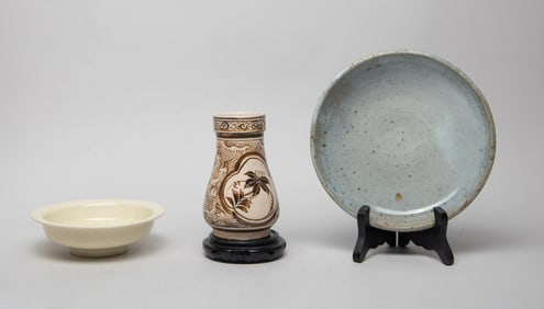 Set Chinese Porcelain Vase, Plate, Washer