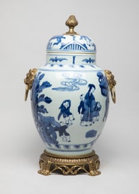 Collectible Chinese Export Porcelain Vase