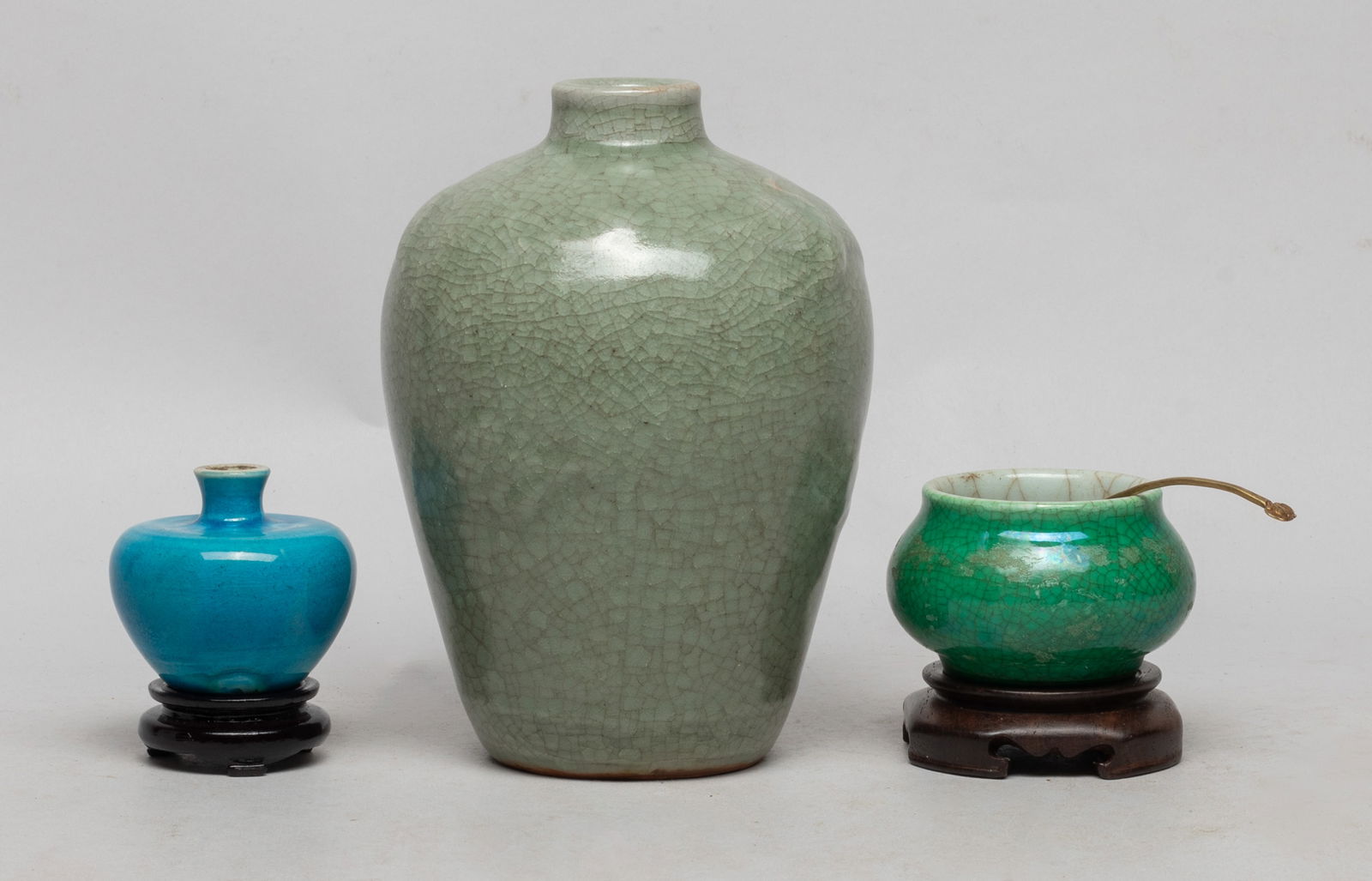 Set Chinese Export Porcelain Vase, Water Pots: Three pieces as a group, one vase overall covered with crackled celadon glaze, a cabinet vase covered with crackled turquoise-blue glaze, a water pot covered with crackled green glaze on the exterior,