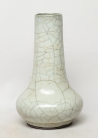 Chinese Ge Type Porcelain Cabinet Vase