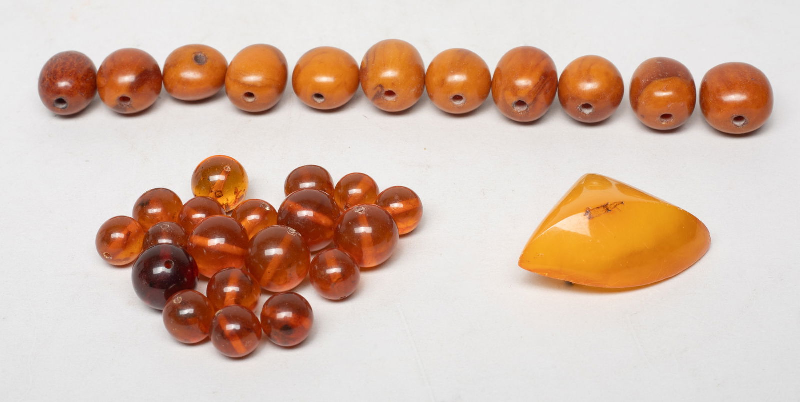 Estate Large Set Chinese Amber Beads (1 of 11)