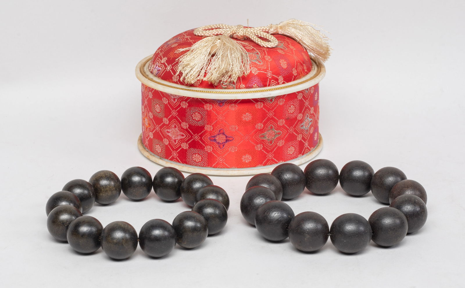 Two Chinese Export Agarwood Prayer Beads: Two strings of Chinese agarwood prayer beads, with box. Approx. 113 gram (total wood weight), 0.83 inch D (larger bead size).