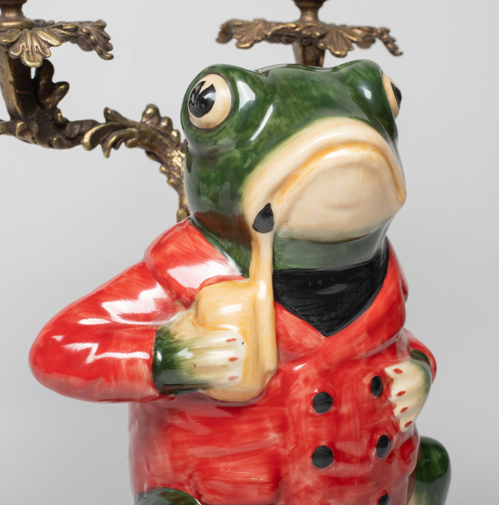 Two Chinese Export Porcelain Candlesticks - 10