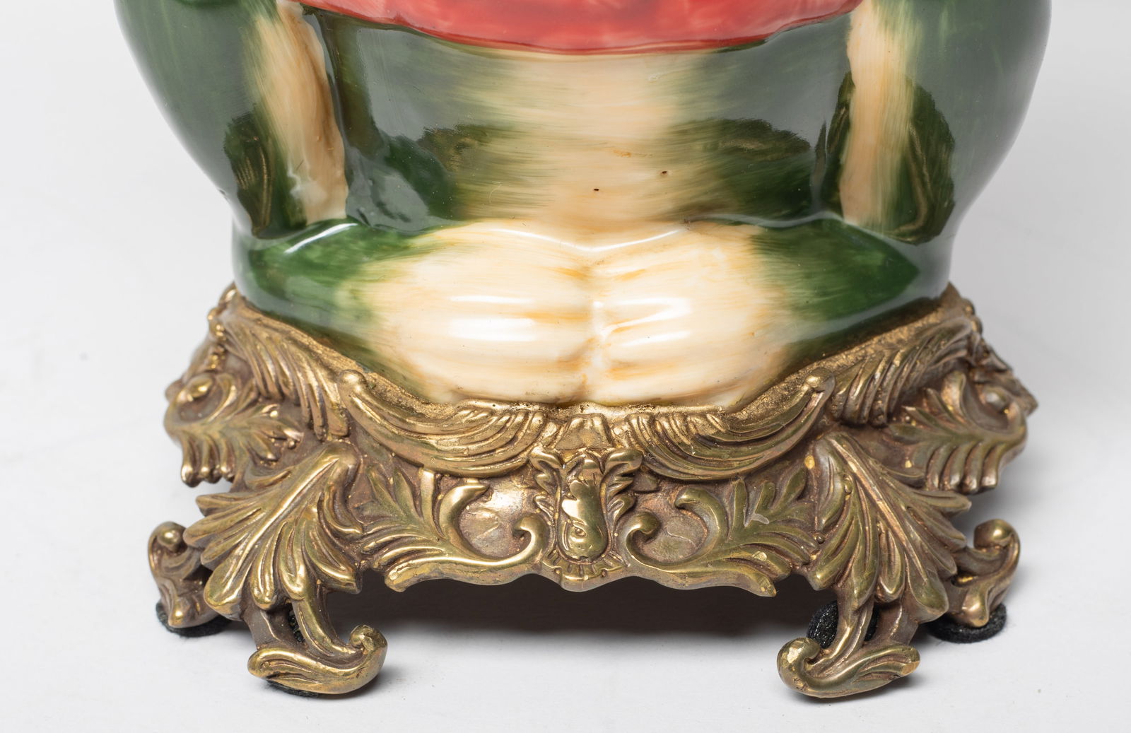 Two Chinese Export Porcelain Candlesticks - 14