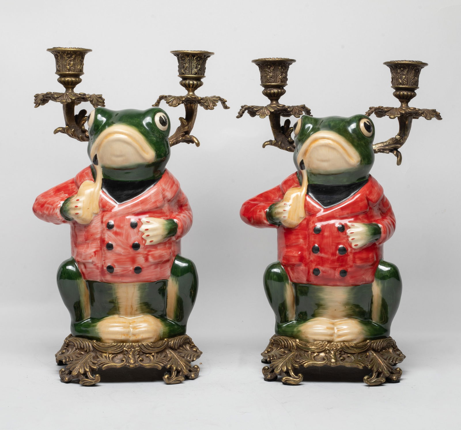 Two Chinese Export Porcelain Candlesticks (1 of 17)