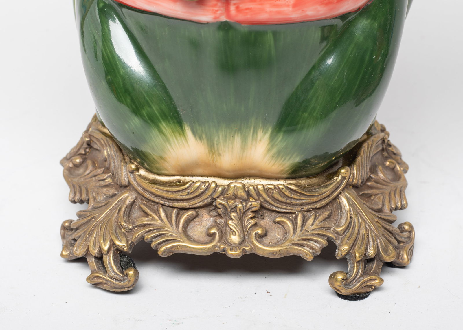 Two Chinese Export Porcelain Candlesticks - 6