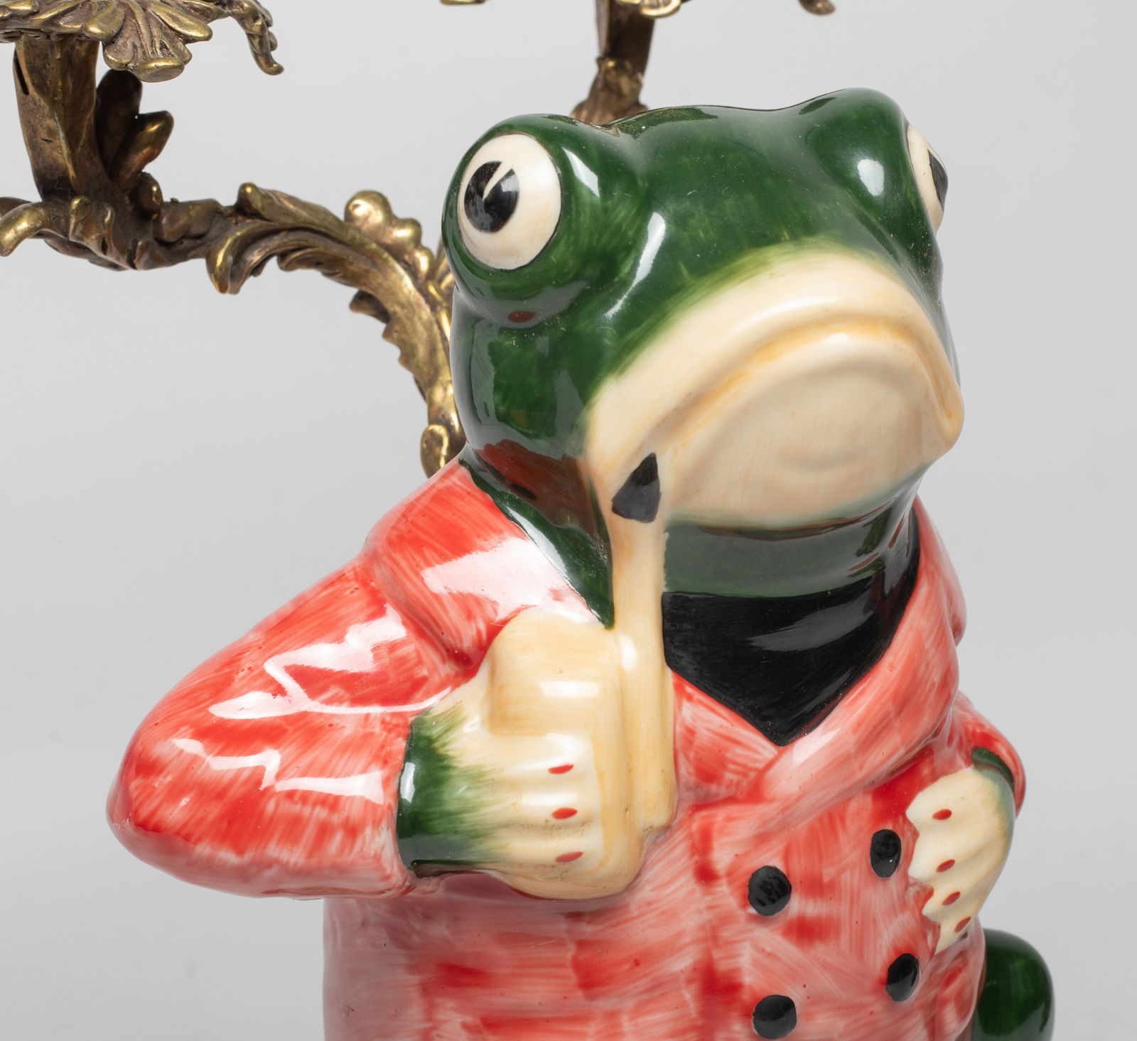 Two Chinese Export Porcelain Candlesticks - 7