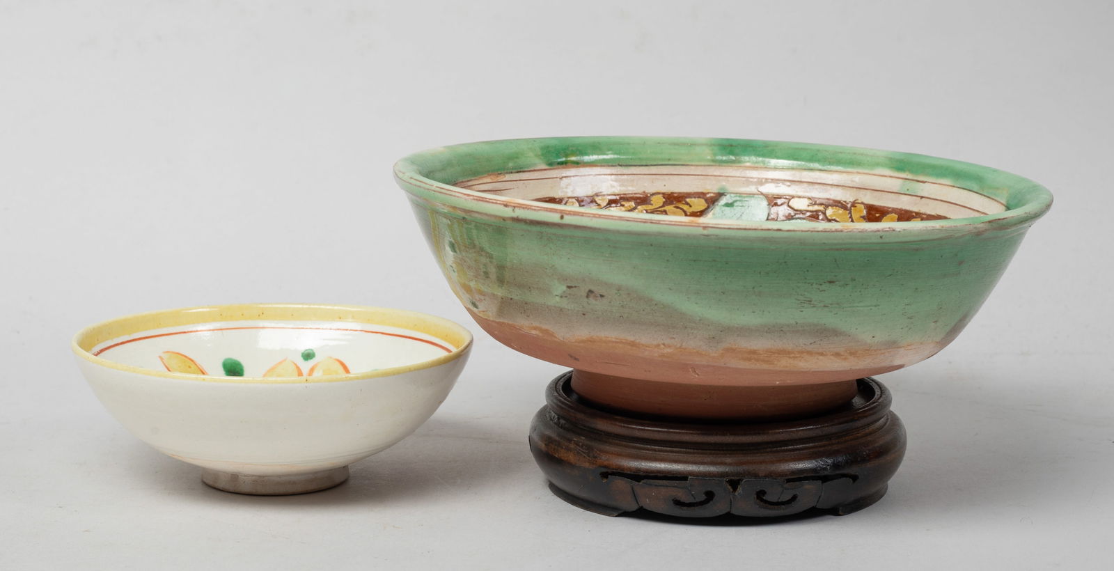 Two Chinese Export Porcelain Bowl, Dish (1 of 10)