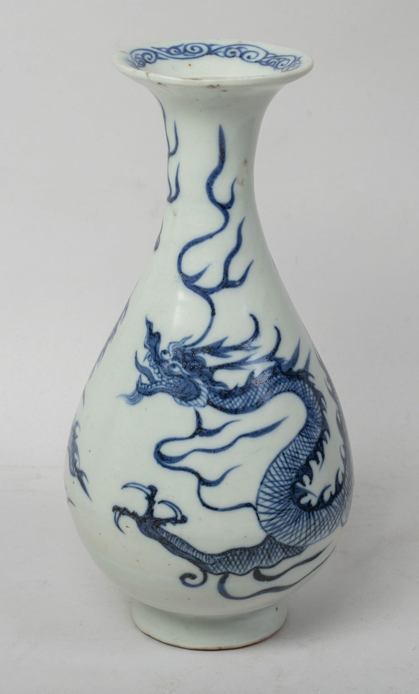 Estate Chinese Porcelain Dragon Vase (1 of 9)