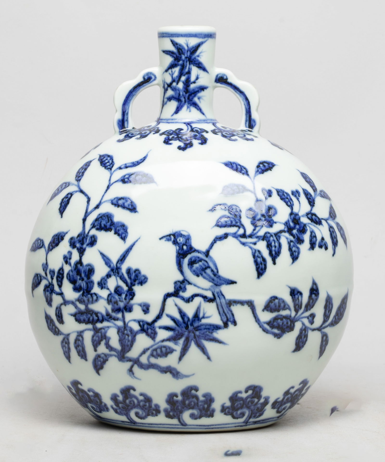 Estate Chinese Export Blue & White Porcelain Vase (1 of 14)