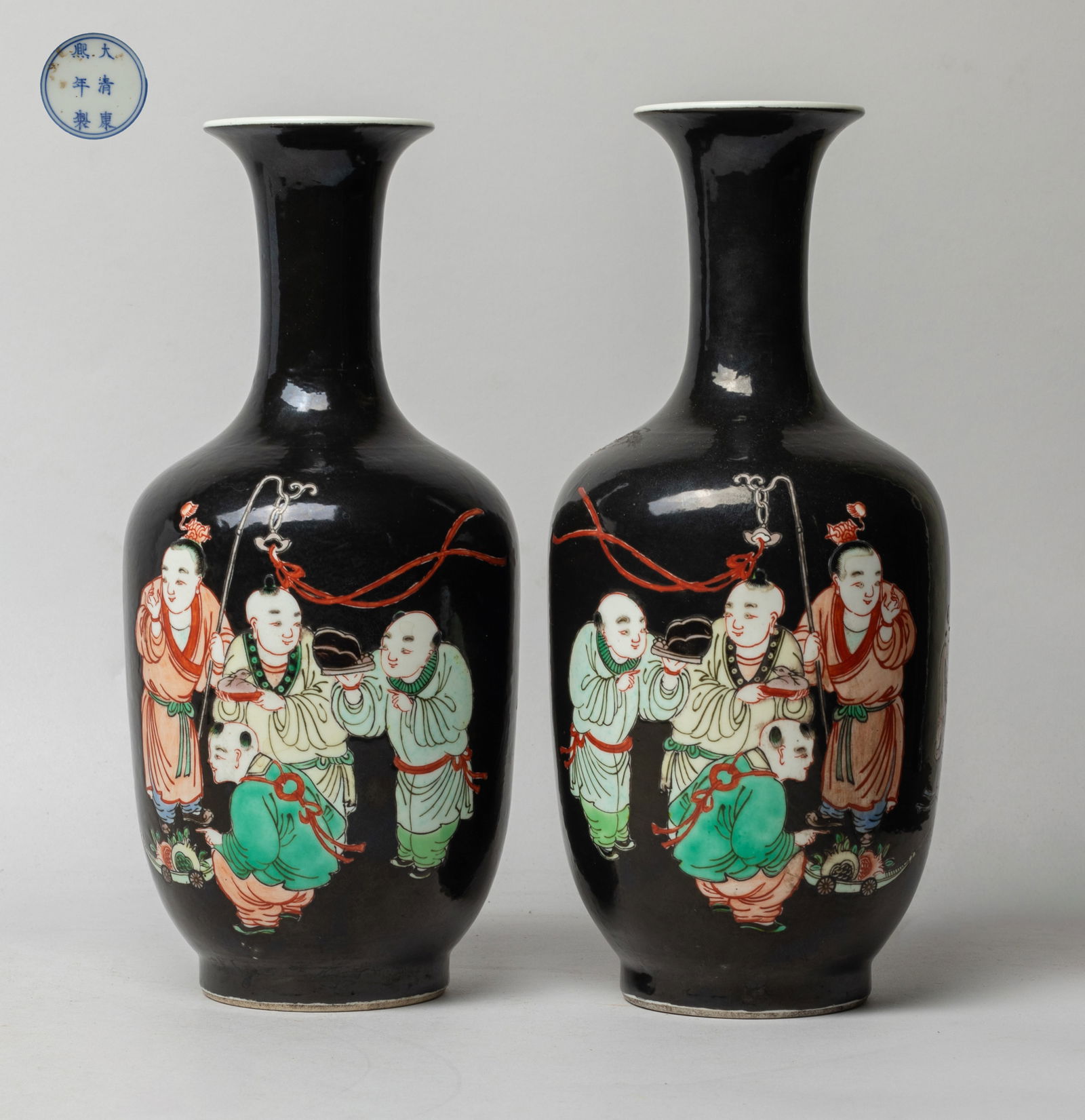 Pair Chinese Export Porcelain Cabinet Vases (1 of 11)