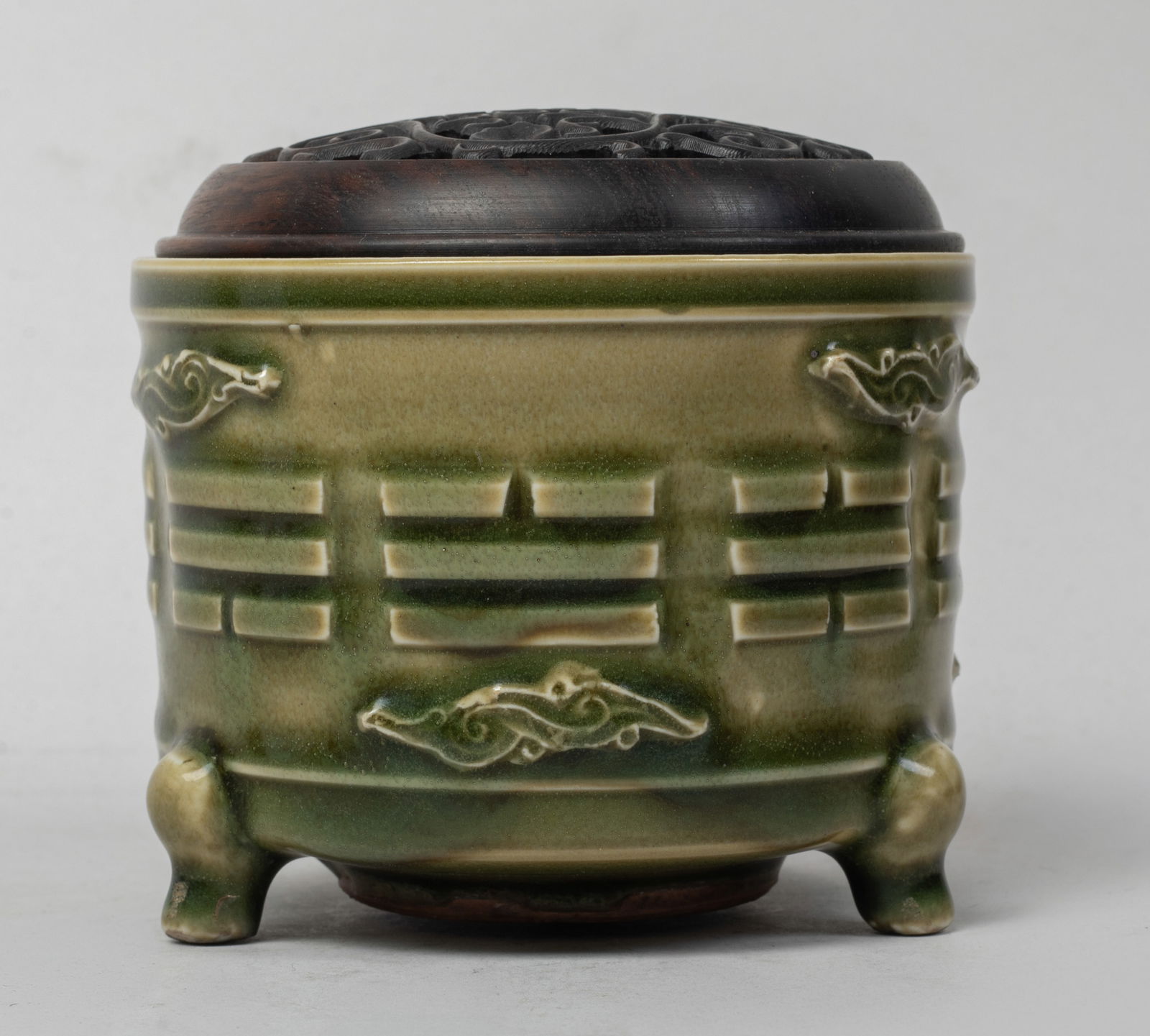Rare Chinese Yaochou Porcelain Covered Censer (1 of 9)