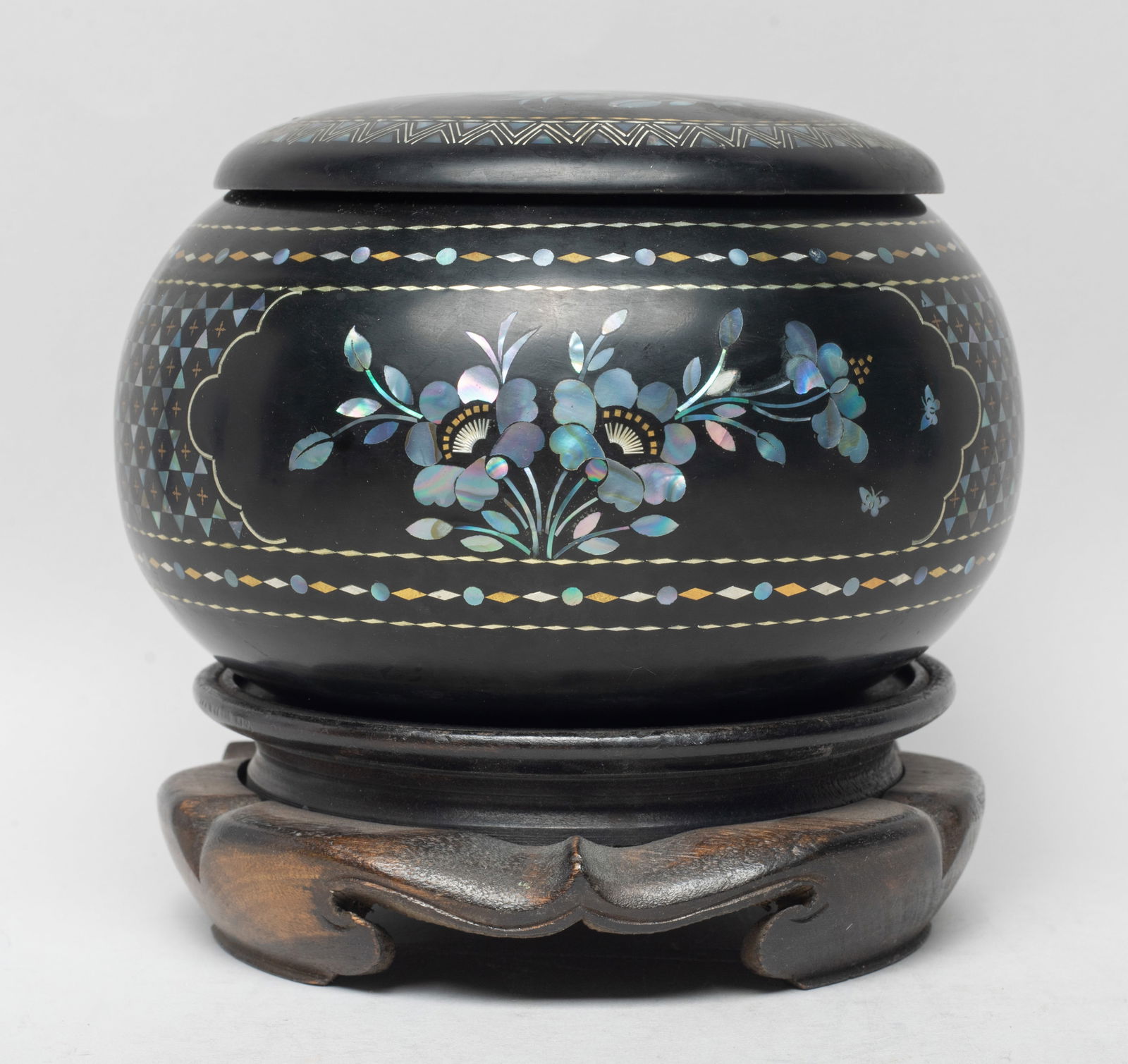 Rare Chinese Lacquer Box Inlaid MOP (1 of 6)