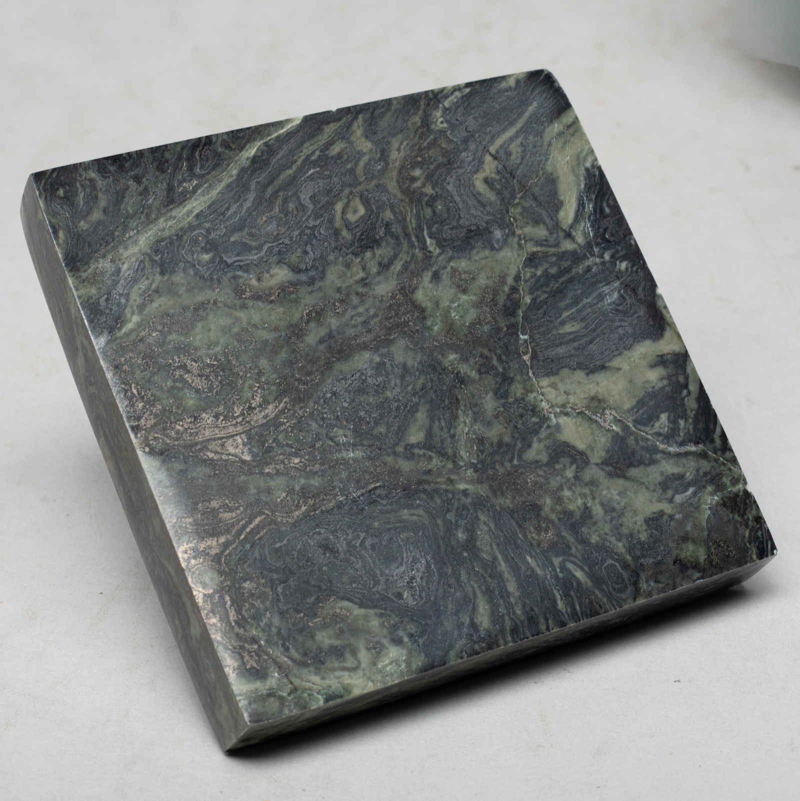 Two Heavy Gemstone Table Sculptures - 4