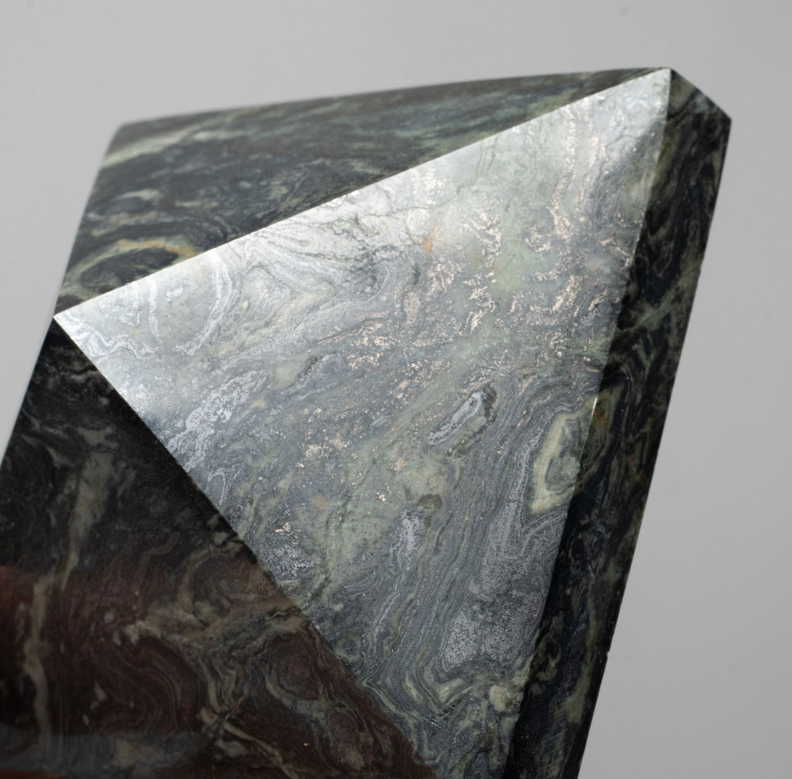 Two Heavy Gemstone Table Sculptures - 6