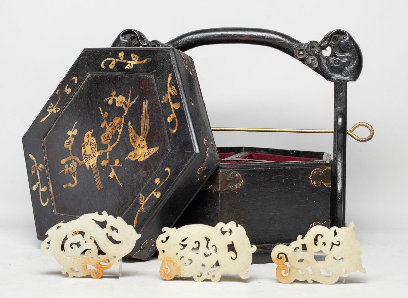 Chinese Hard Stone Carvings & Wood Inlaid MOP Box (1 of 18)