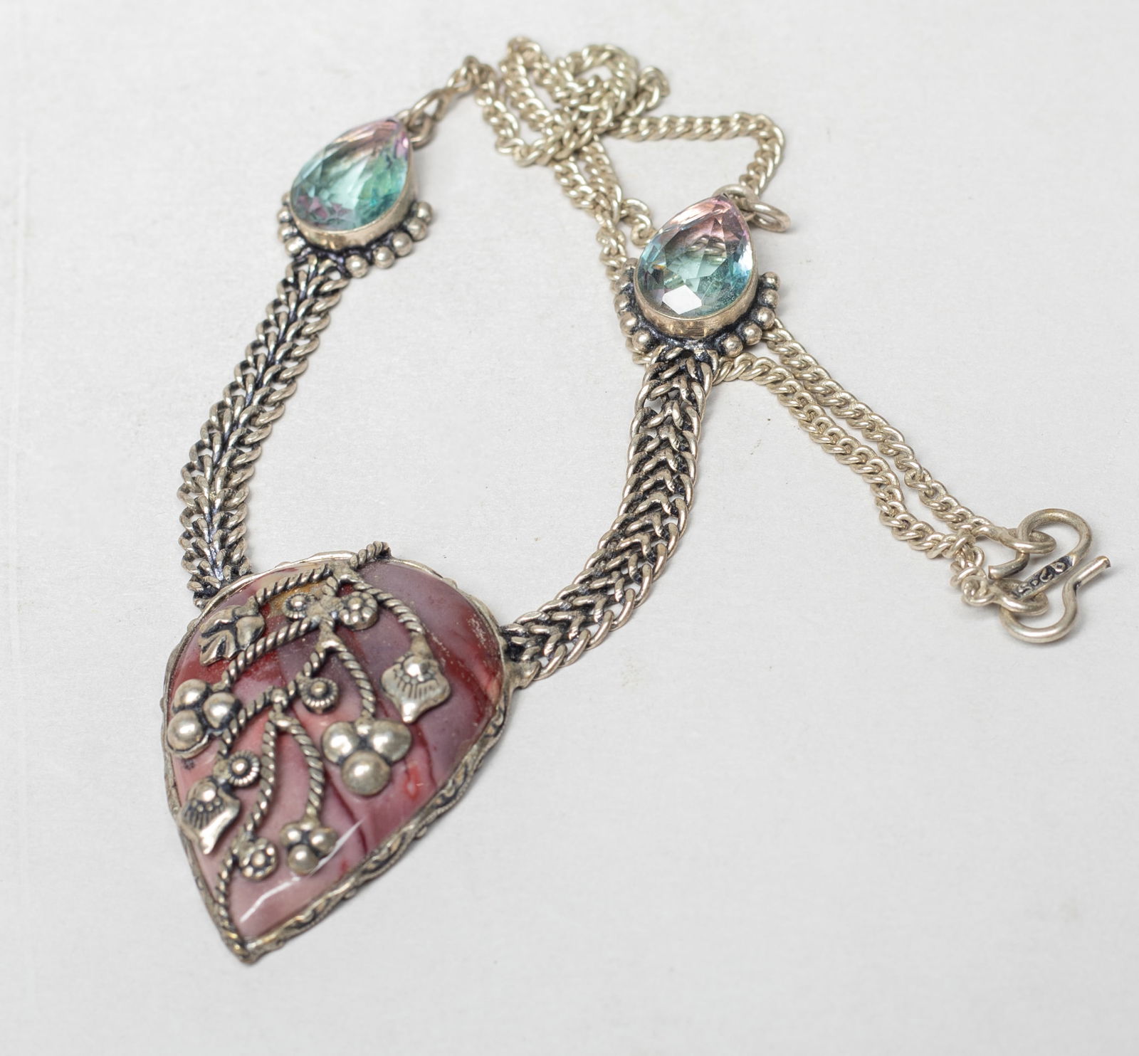 Jasper, Topaz 925 Silver Necklace: Silver necklace decorated with jasper and topaz, marked 925. Approx. 25 gram (total weight), 16 inch L.