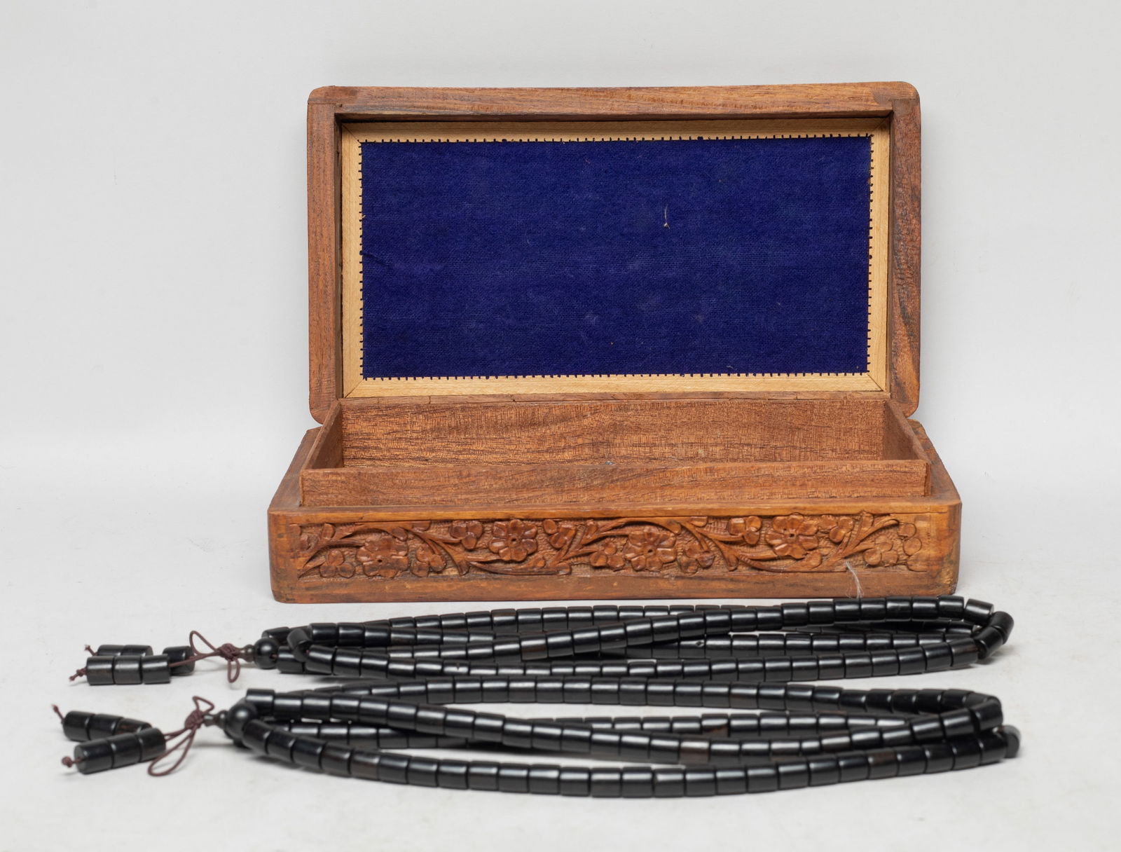 Chinese/ South Asian Export Agarwood Necklaces (1 of 9)