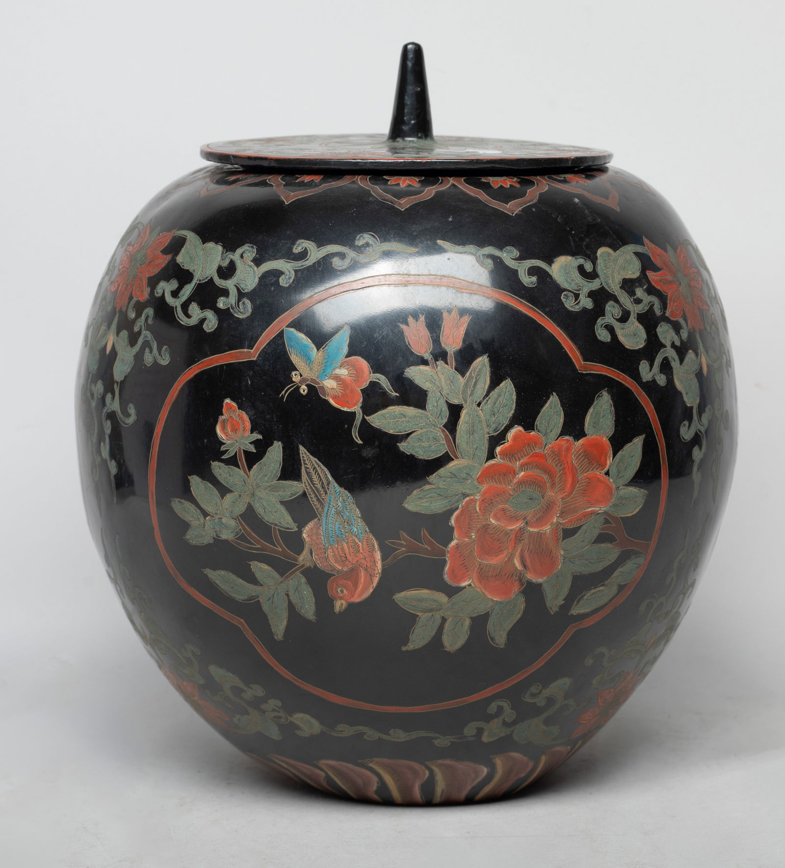 Vintage Chinese Hand Made Lacquer Jar (1 of 11)