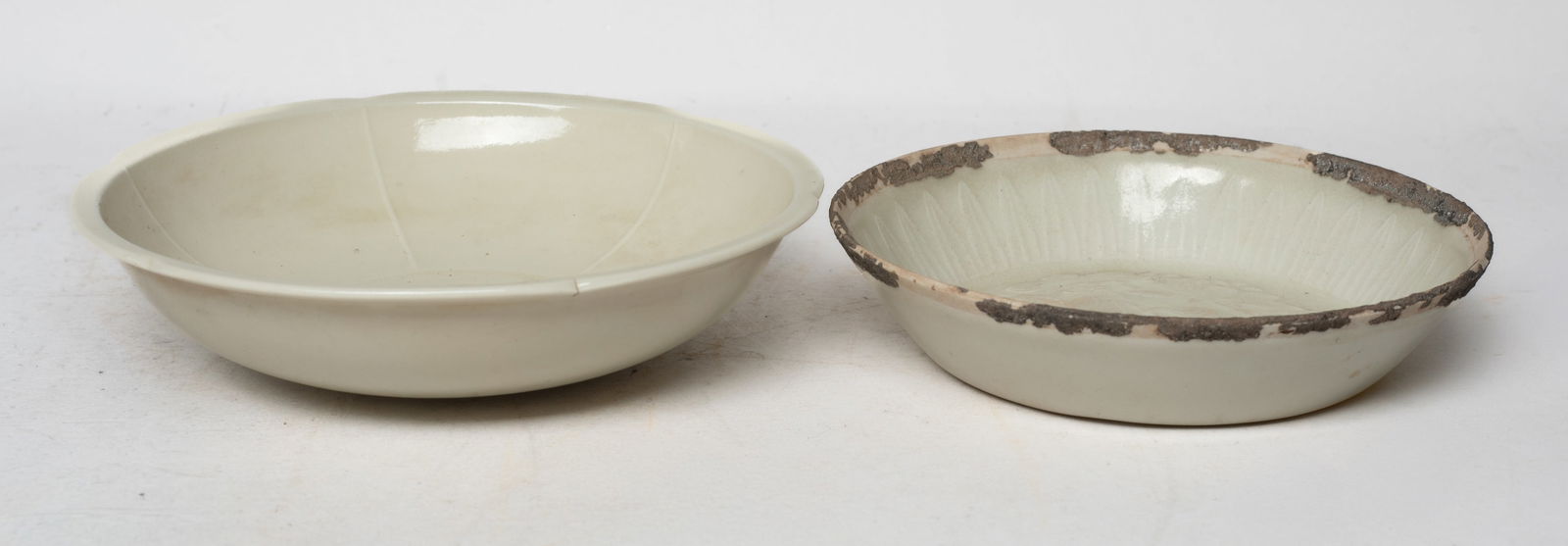 Two Chinese Shipwreck Type Porcelain Deep Plates (1 of 10)