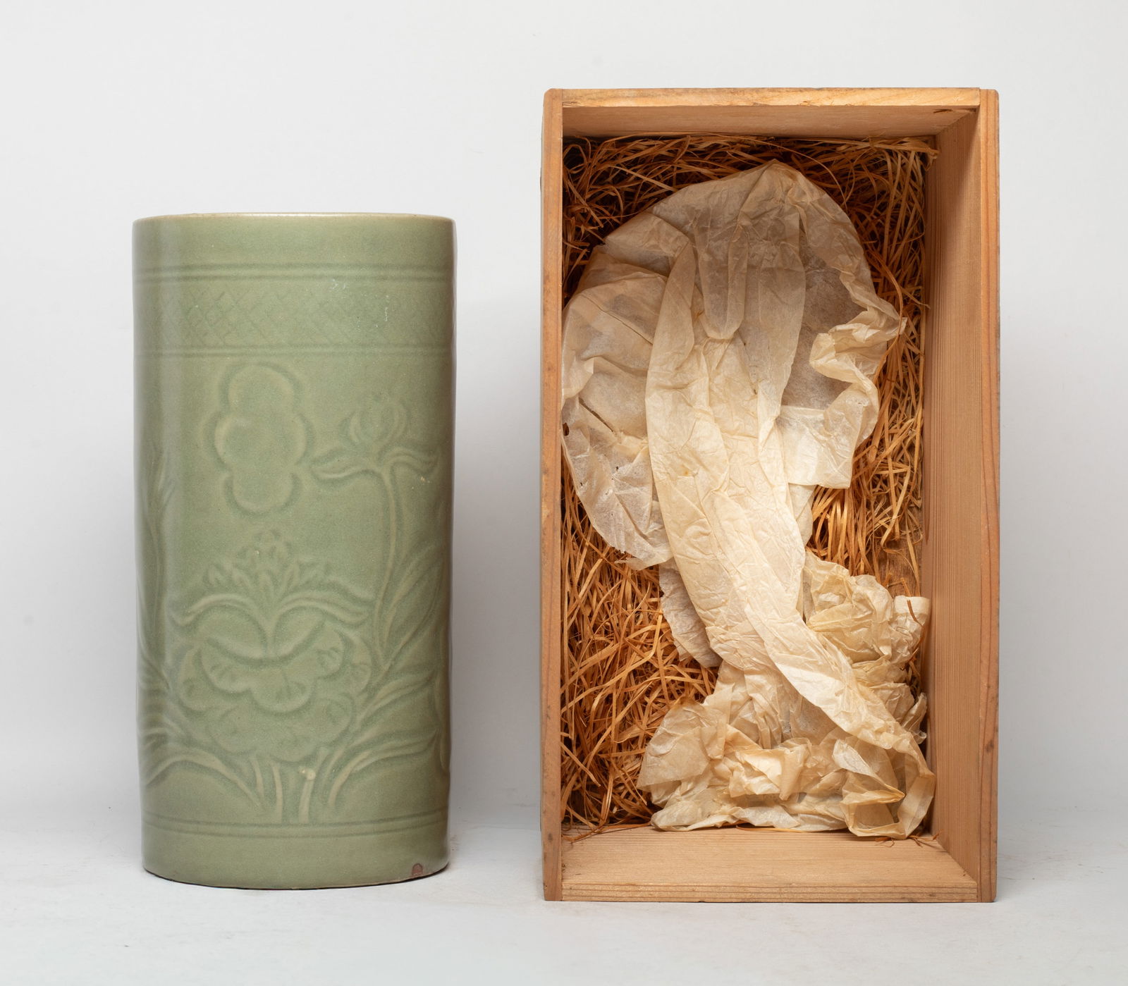 Estate Chinese Longquan Porcelain Vase (1 of 9)