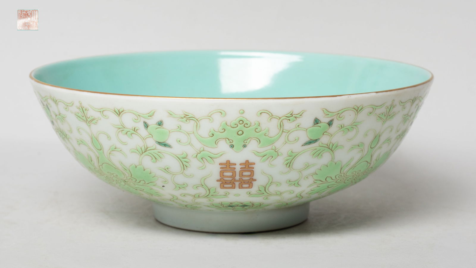 Chinese Export Porcelain Large Bowl (1 of 8)