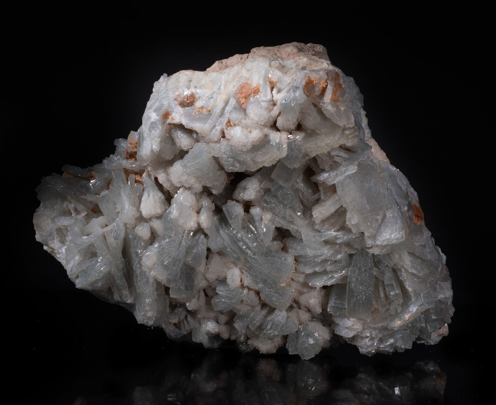 Rare Aquamarine Mine Stone Sculpture: Collectible aquamarine mine stone table sculpture. Approx. 5.8*4.4*2.6 inch.