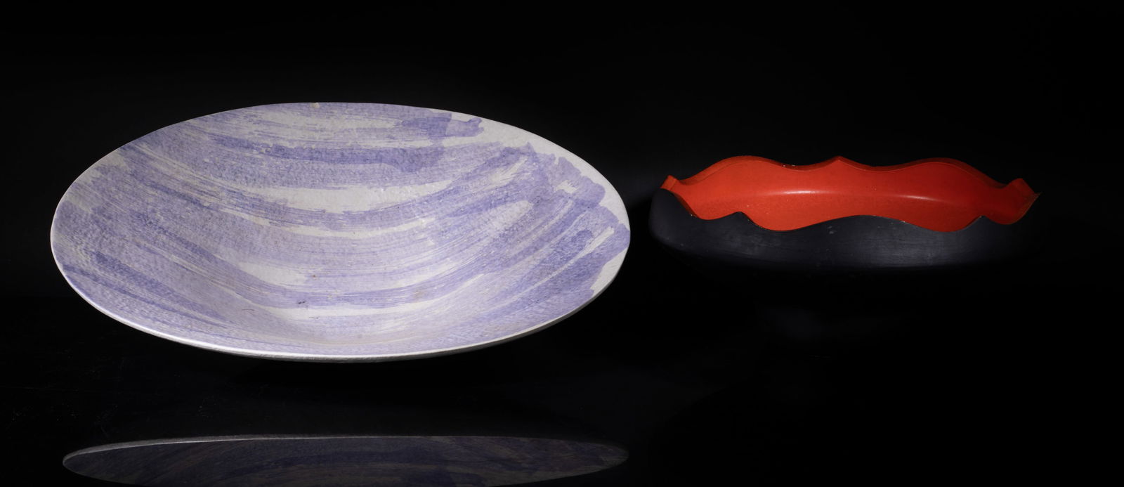 Two Vintage Studio Art Porcelain Flower Pots: Two vintage studio art room decor porcelain flower pots. Approx. 14.4*10.5*2.8 inch (larger).