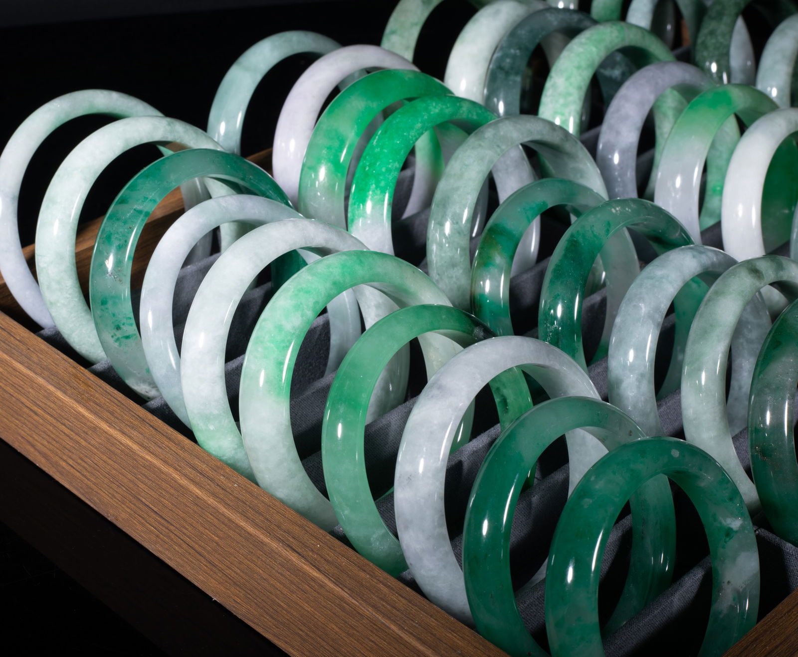 Large Set Chinese Export Jade Bangles - 4