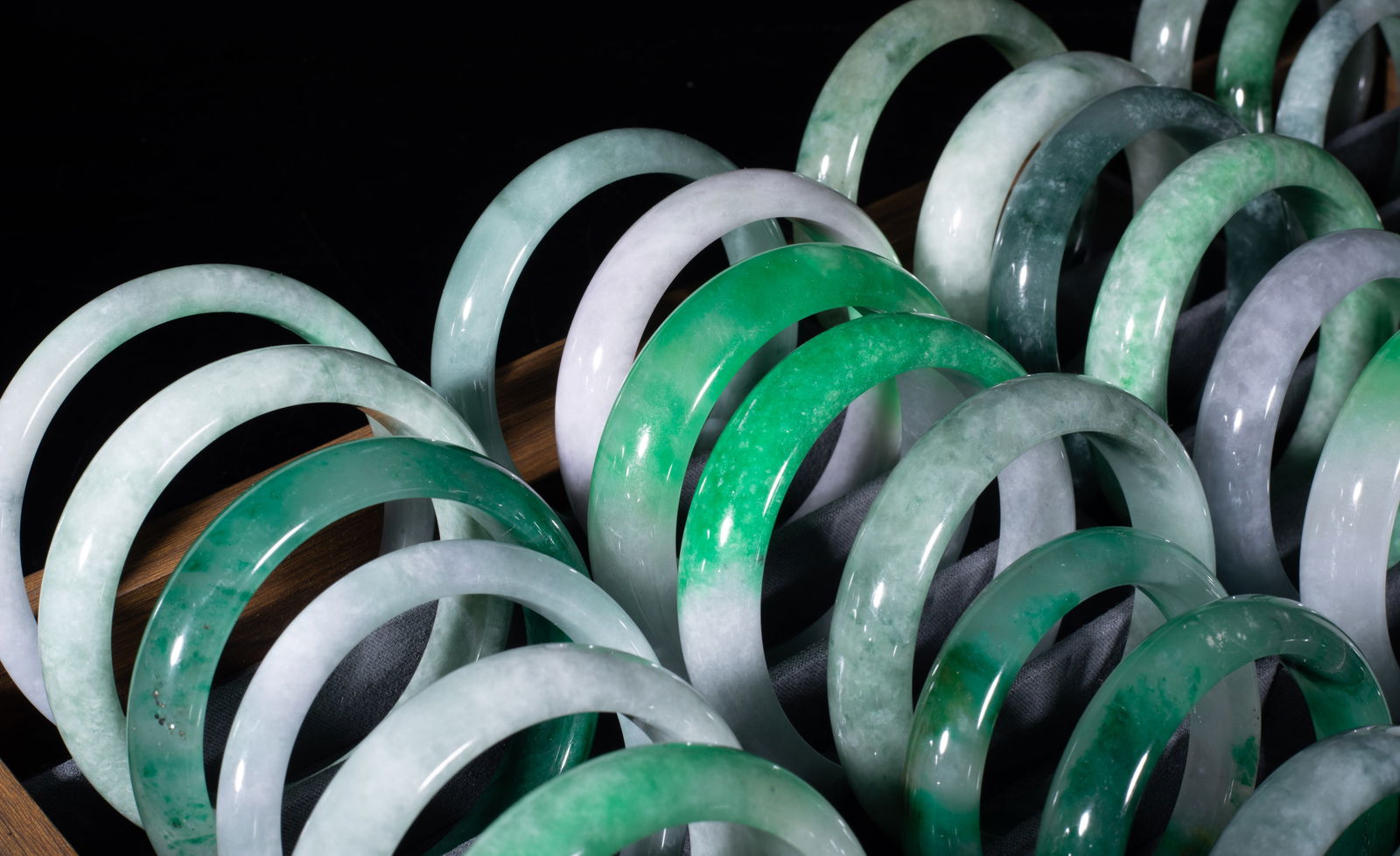 Large Set Chinese Export Jade Bangles - 8