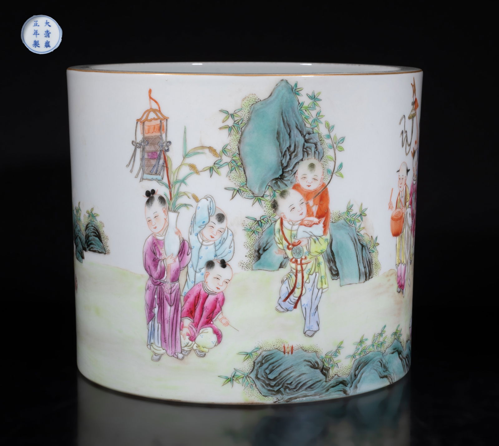 Chinese Famille Rose Porcelain Brush Pot (1 of 15)