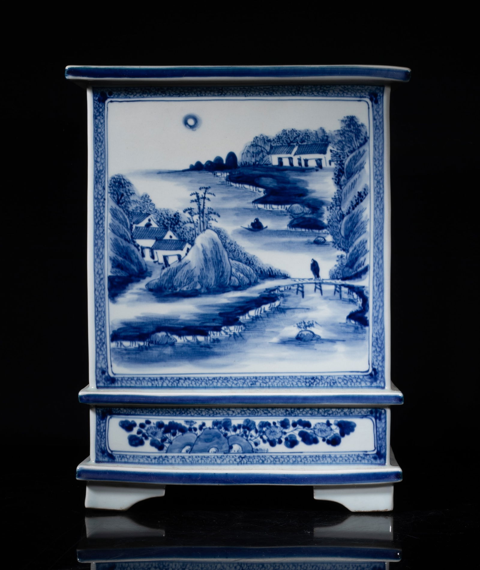 Large Chinese Export Porcelain Vase (1 of 15)