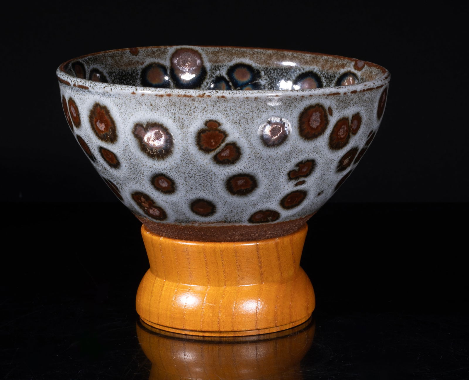 Estate Chinese Export Porcelain Tea Bowl (1 of 10)