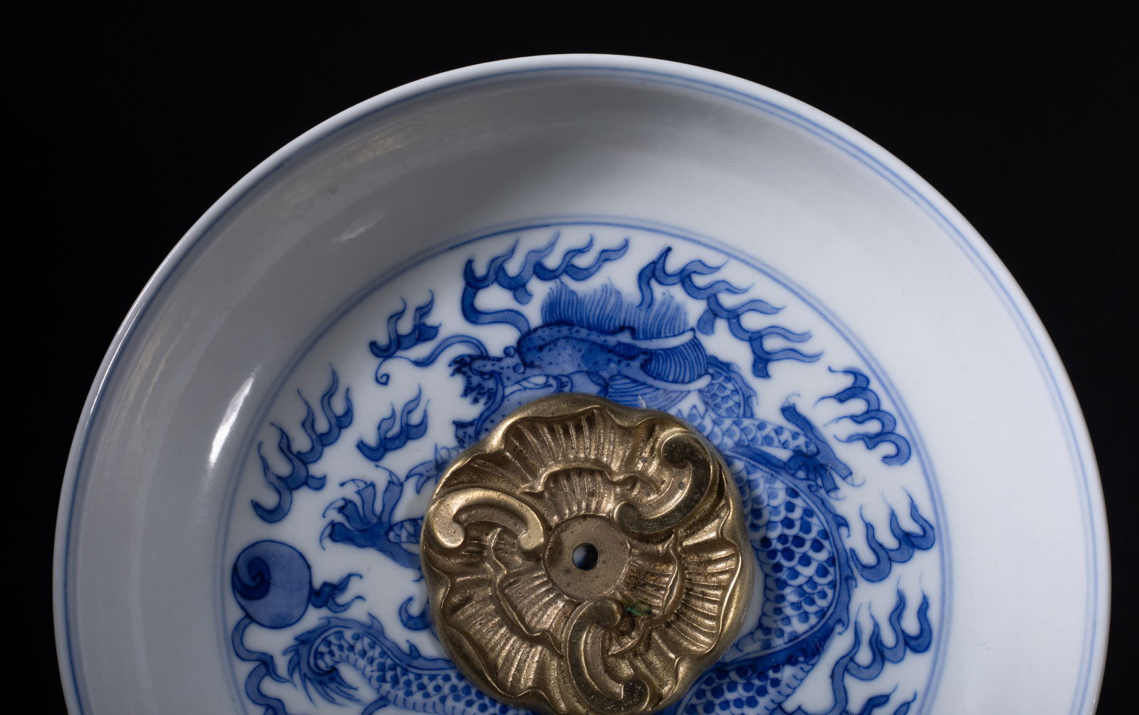 Two Chinese Export Porcelain Libation Plates - 9