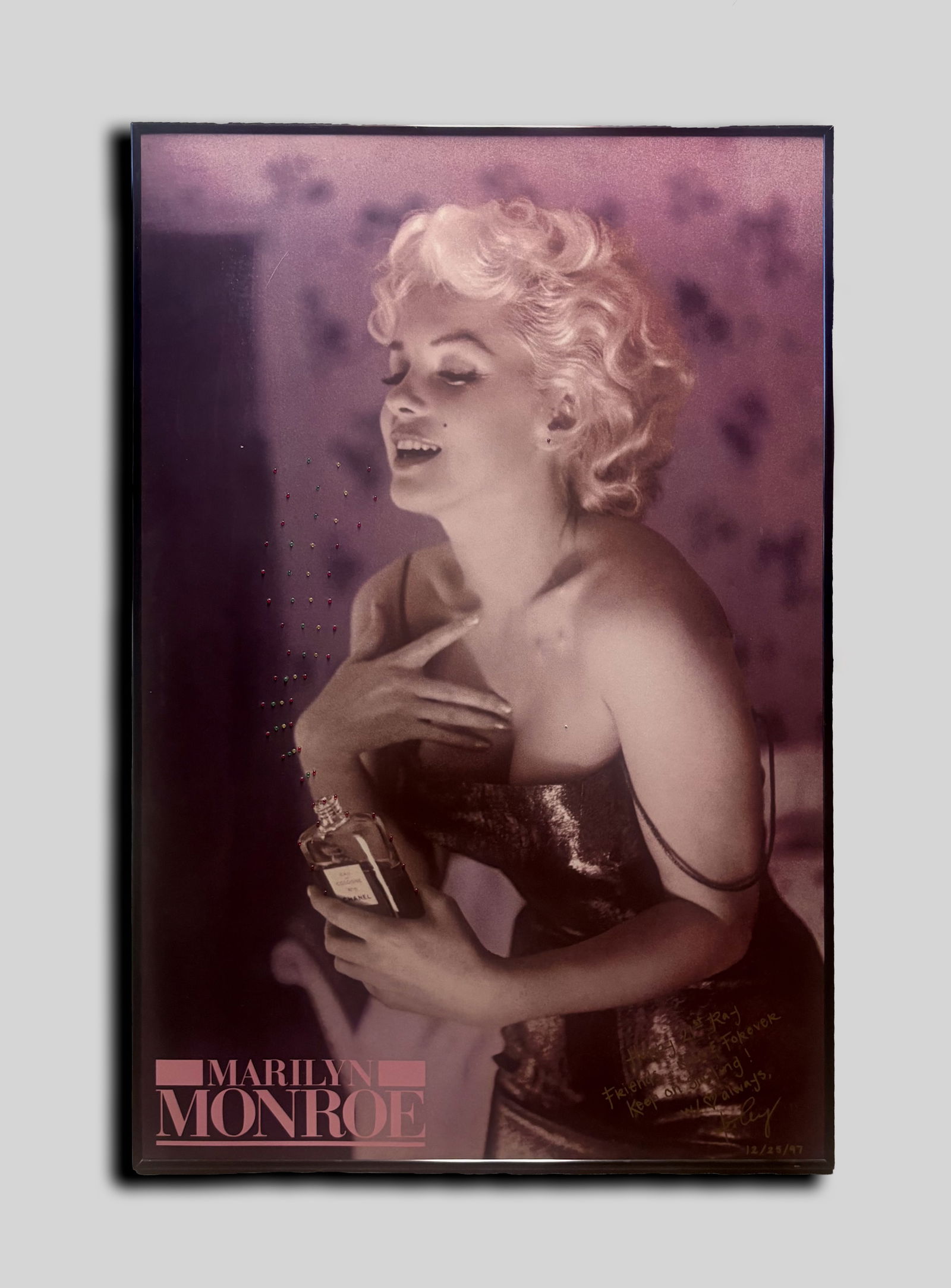 Large Living Room Hanging of Marilyn Monroe: Large wall hanging room decor of Marilyn Monroe. Approx. 36*24 inch (frame size).