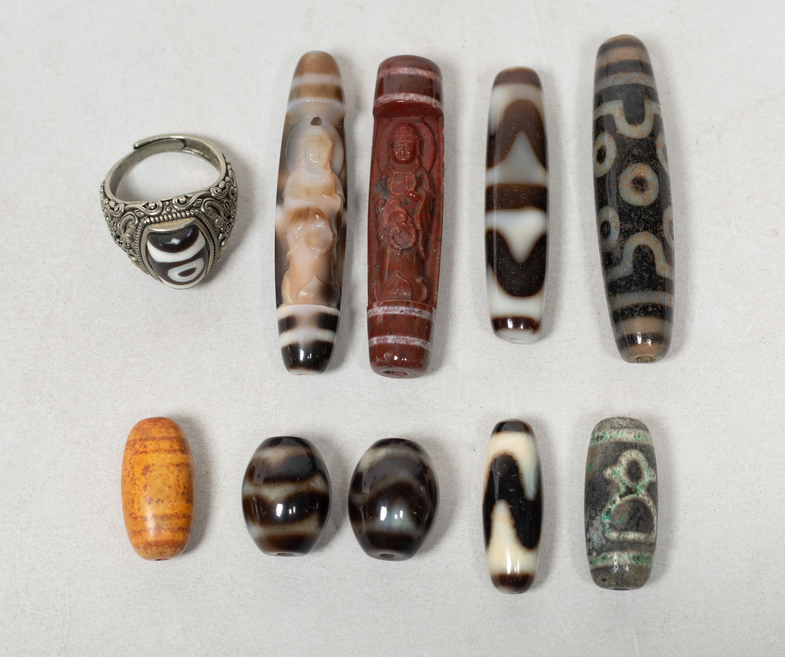 Set Chinese/ Tibetan Dzi Beads Collection (1 of 10)
