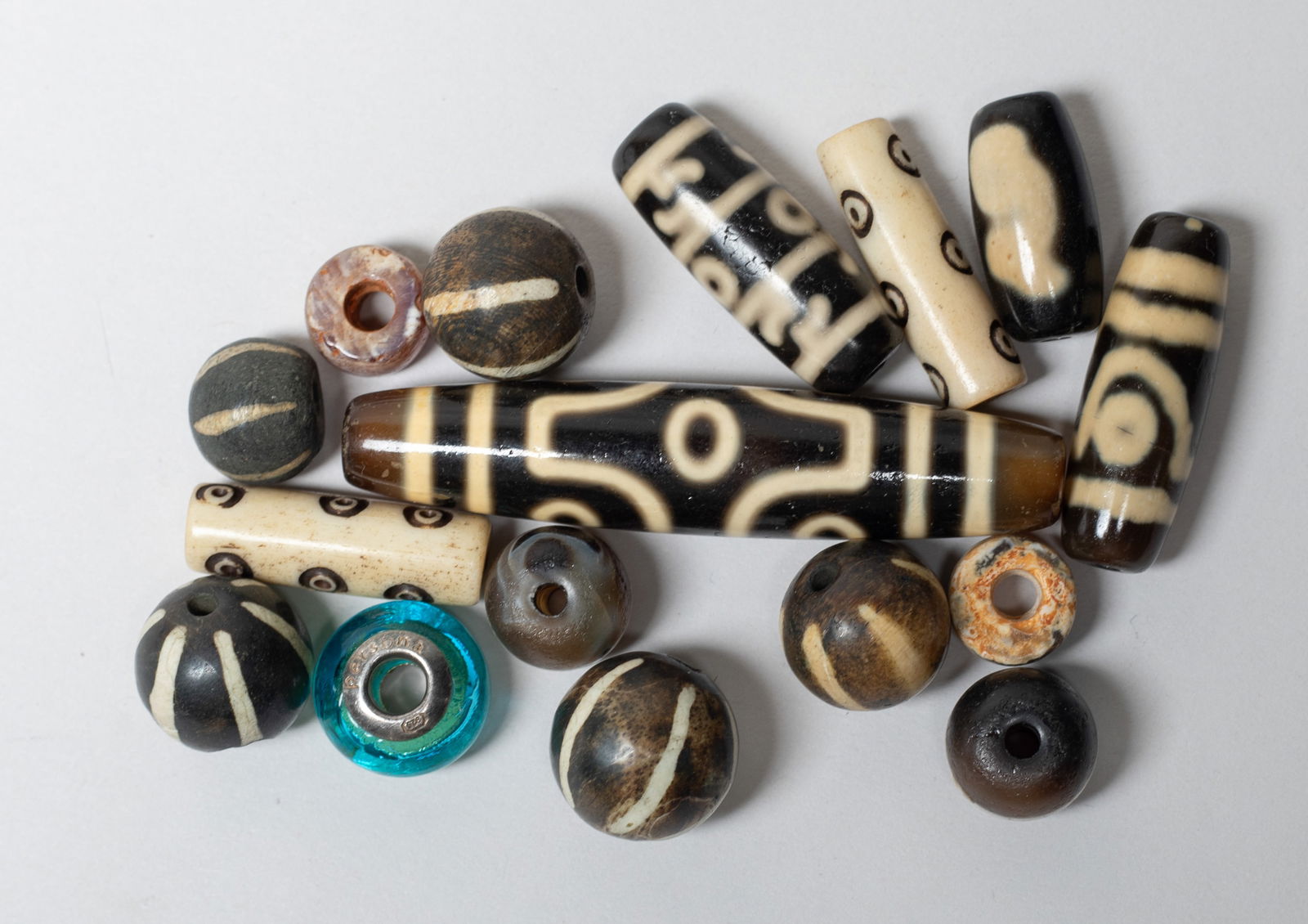 Estate Large Groups Chinese Export Beads - 7