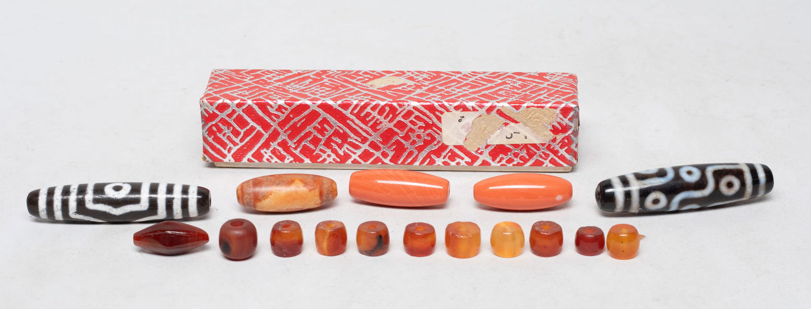 Estate Set Chinese Dzi Beads, Agate Beads: Collection of Chinese dzi beads and agate beads, with box. Approx. 2.3 inch L (longest).