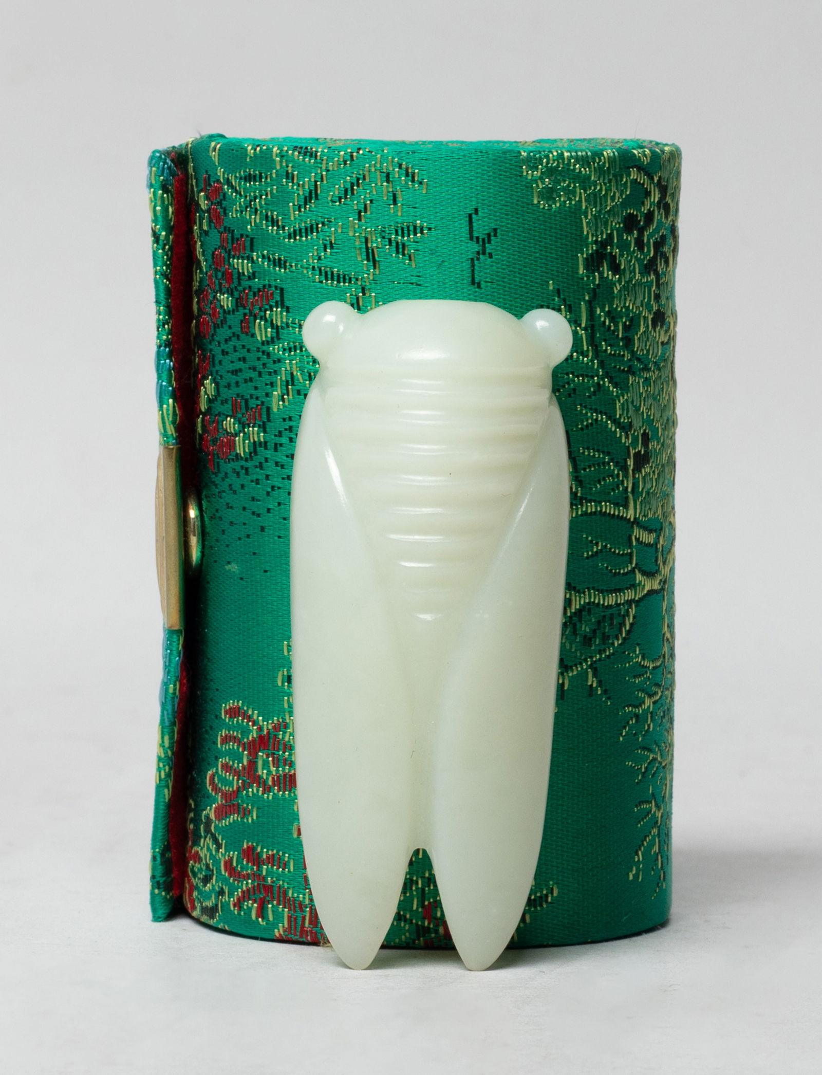 Chinese White Jade Cicada: Chinese white jade carved cicada sculpture, with box. Approx. 2.77*1.15*0.8 inch (jade size).
