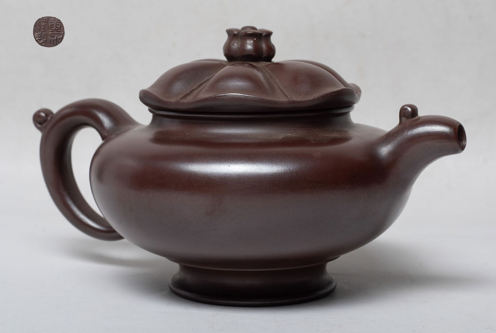 Vintage Chinese Yixing Zisha Tea Pot (1 of 9)