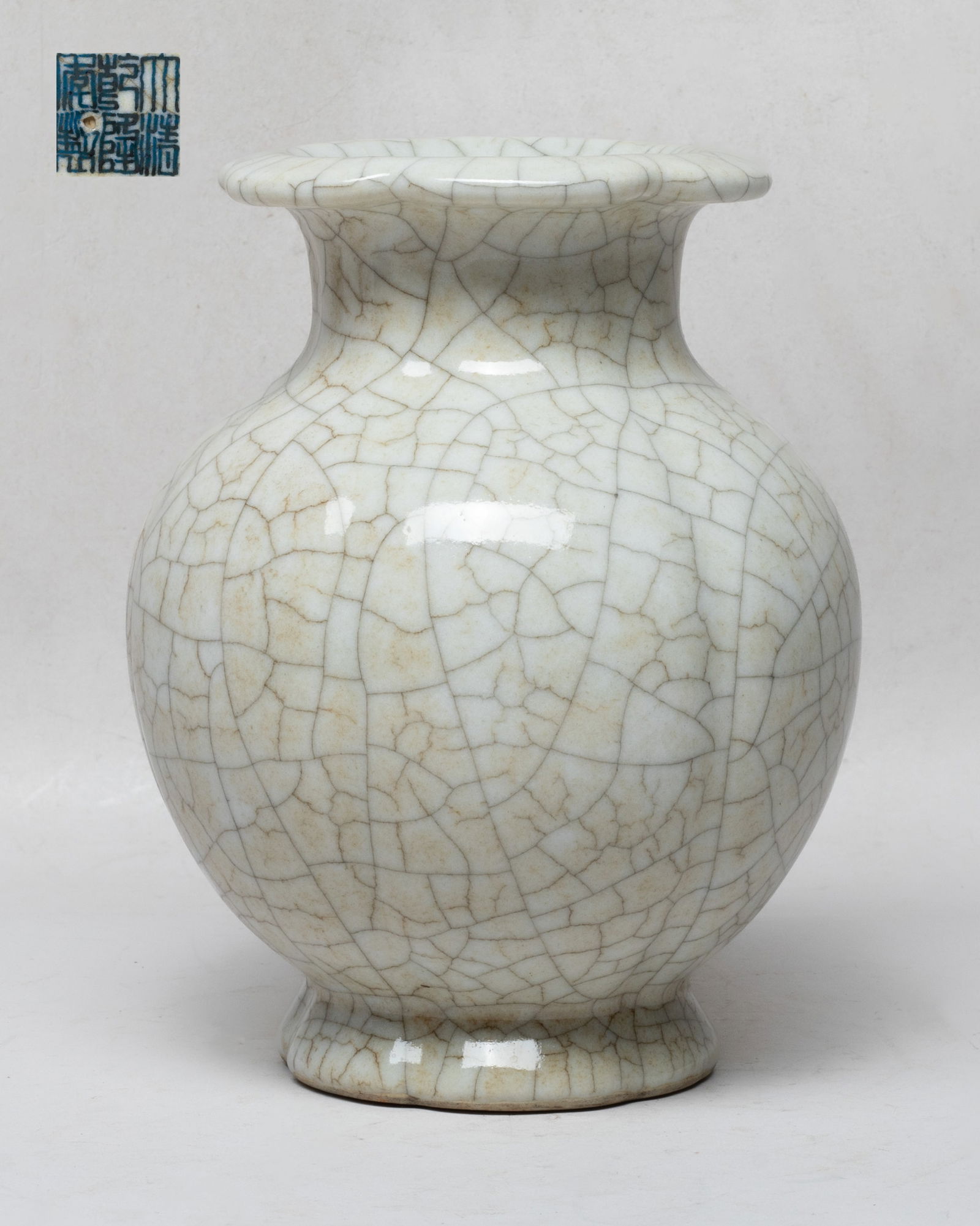 Chinese Ge Ware Porcelain Cabinet Vase (1 of 10)