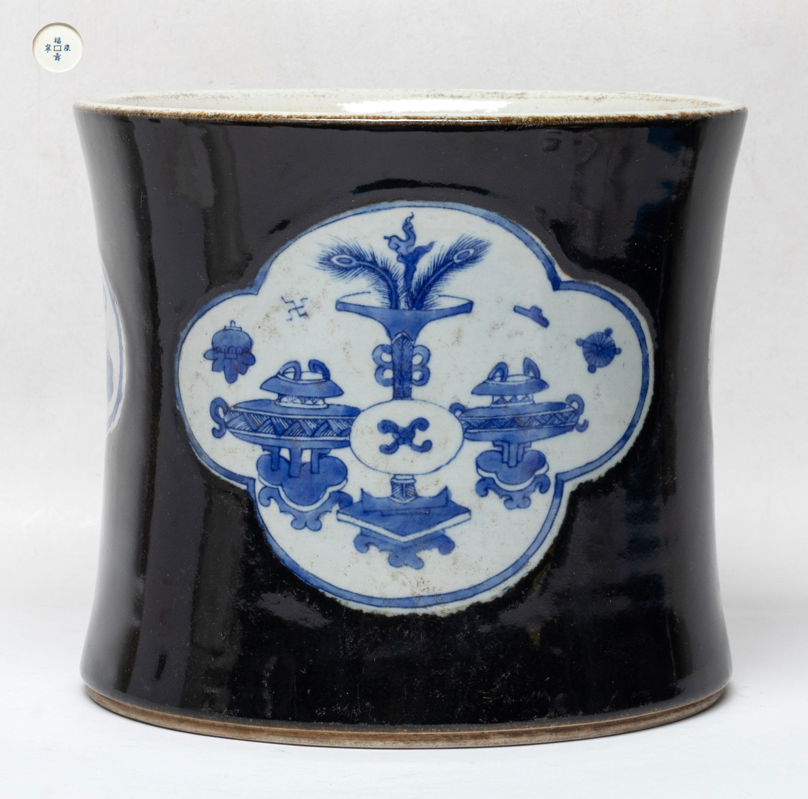 Chinese Export Porcelain Brush Pot (1 of 8)