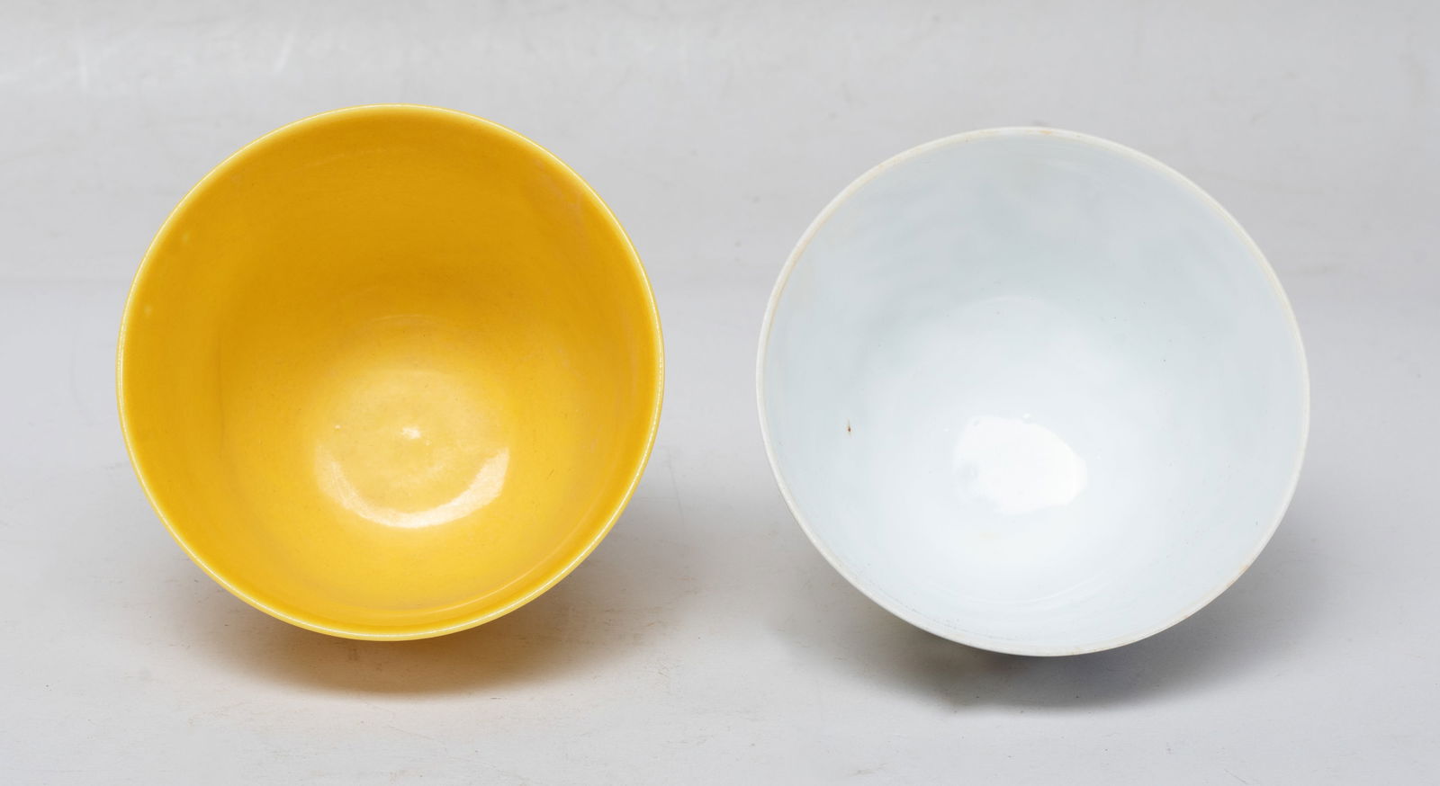 Two Chinese Export Porcelain Tea Cups - 3